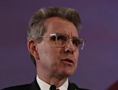 Η αμερικανική Πρεσβεία «ανάβει» φωτιές: Η διφορούμενη ανακοίνωση του Τ.Πάιατ για την Novartis